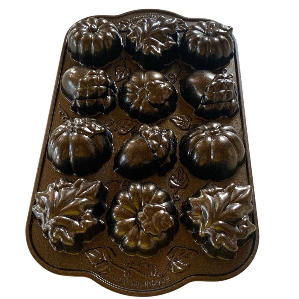 Nordic Ware Autumn Delights Cakelet Pan Muffin Tin Pumpkin Acorn Leaf Mold 2 Cup